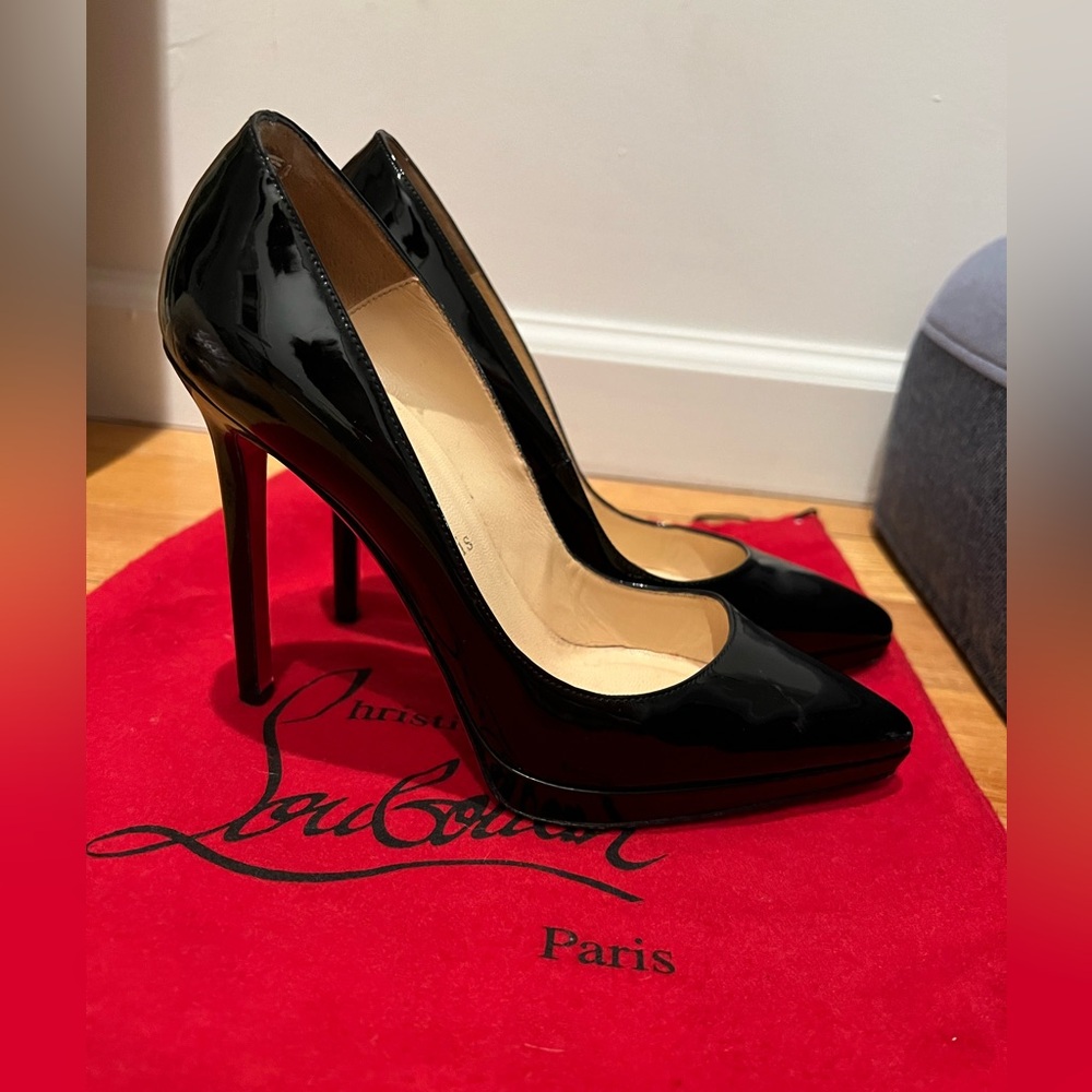 Christian Louboutin Red bottom black patent leather pumps size 36